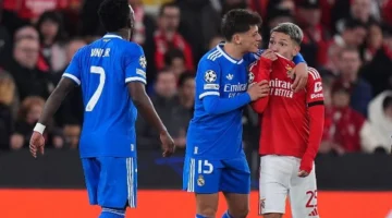 IFAB يفرض عقوبات على اللاعبين لتغطية أفواههم في المباريات